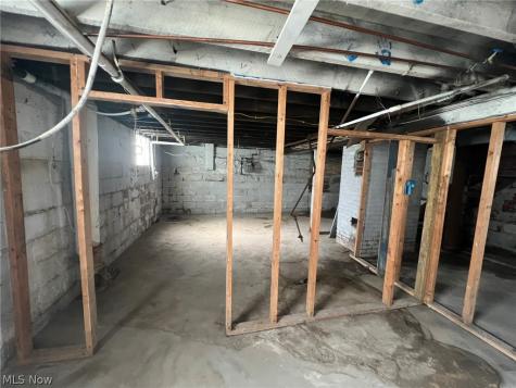 107 Elmwood Avenue Barberton OH 44203