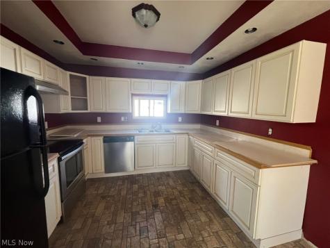 107 Elmwood Avenue Barberton OH 44203
