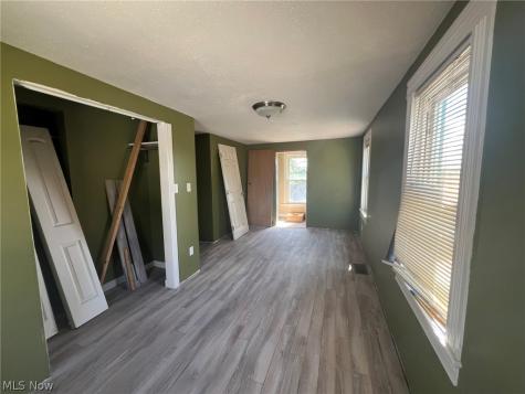 107 Elmwood Avenue Barberton OH 44203