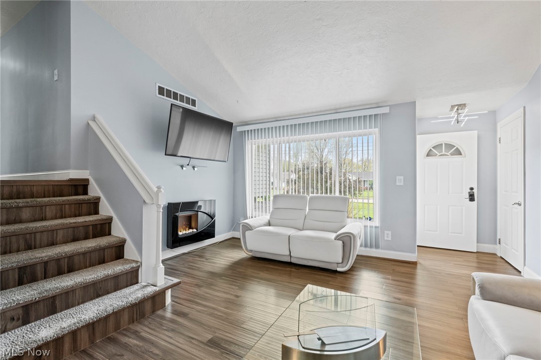 823 Belwood Drive Highland Heights OH 44143