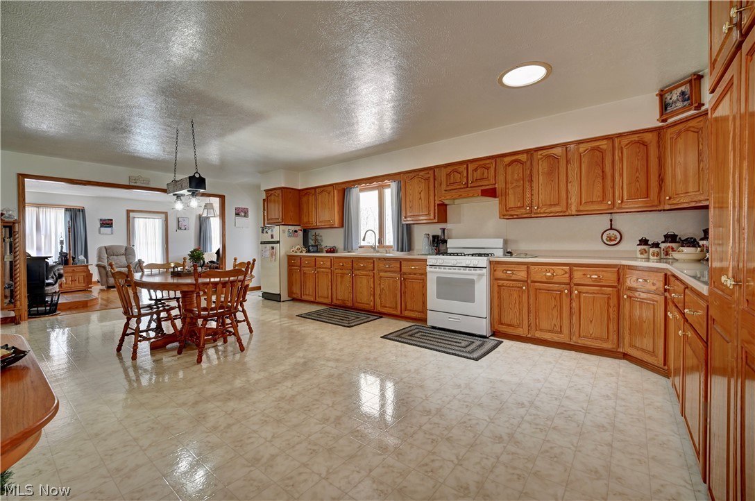 3620 Geauga Portage Easterly Road West Farmington OH 44491