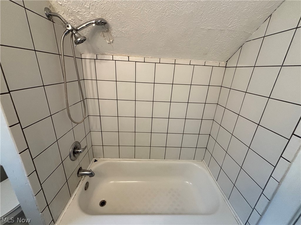 1713 Regal Avenue NE Canton OH 44705