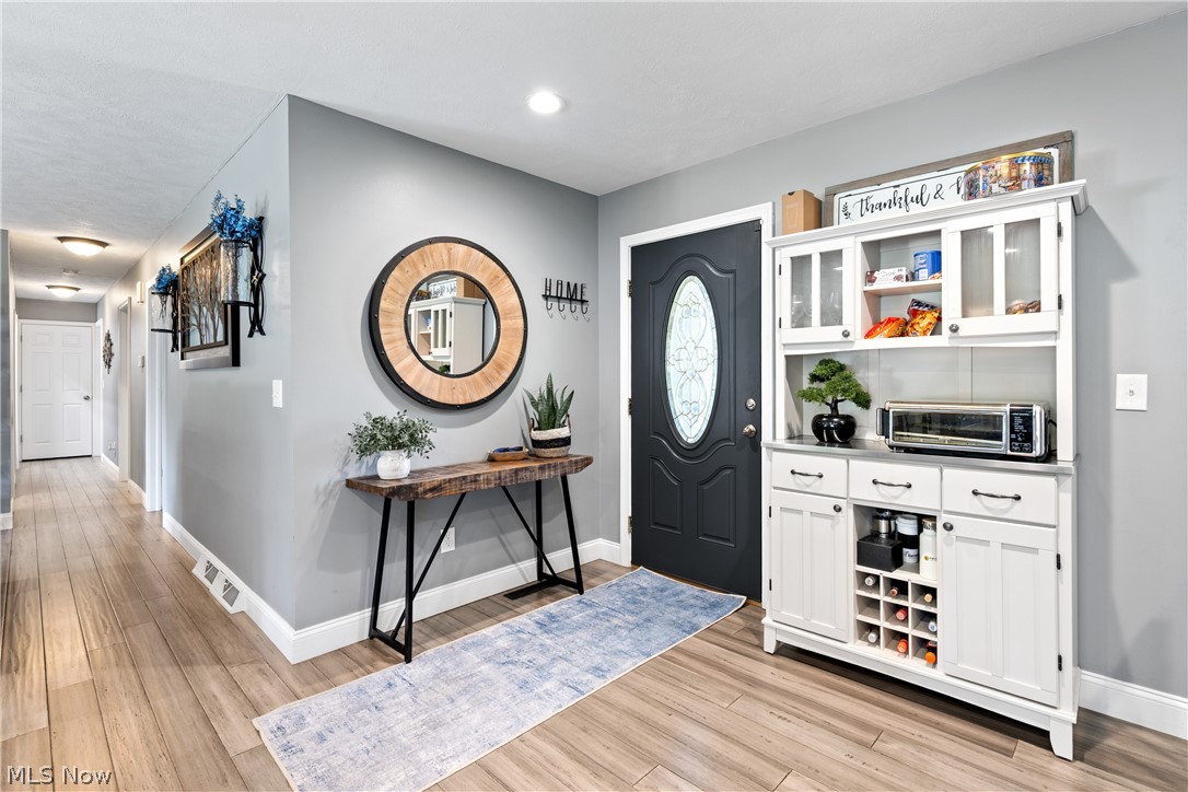 408 Center Road New Franklin OH 44319