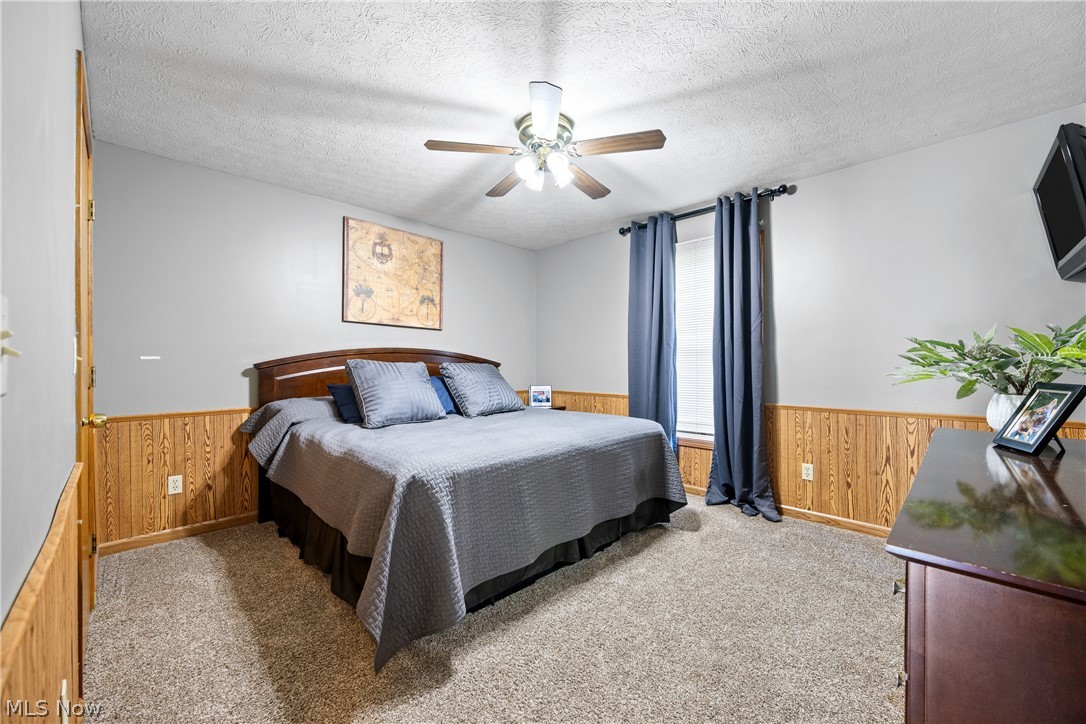408 Center Road New Franklin OH 44319