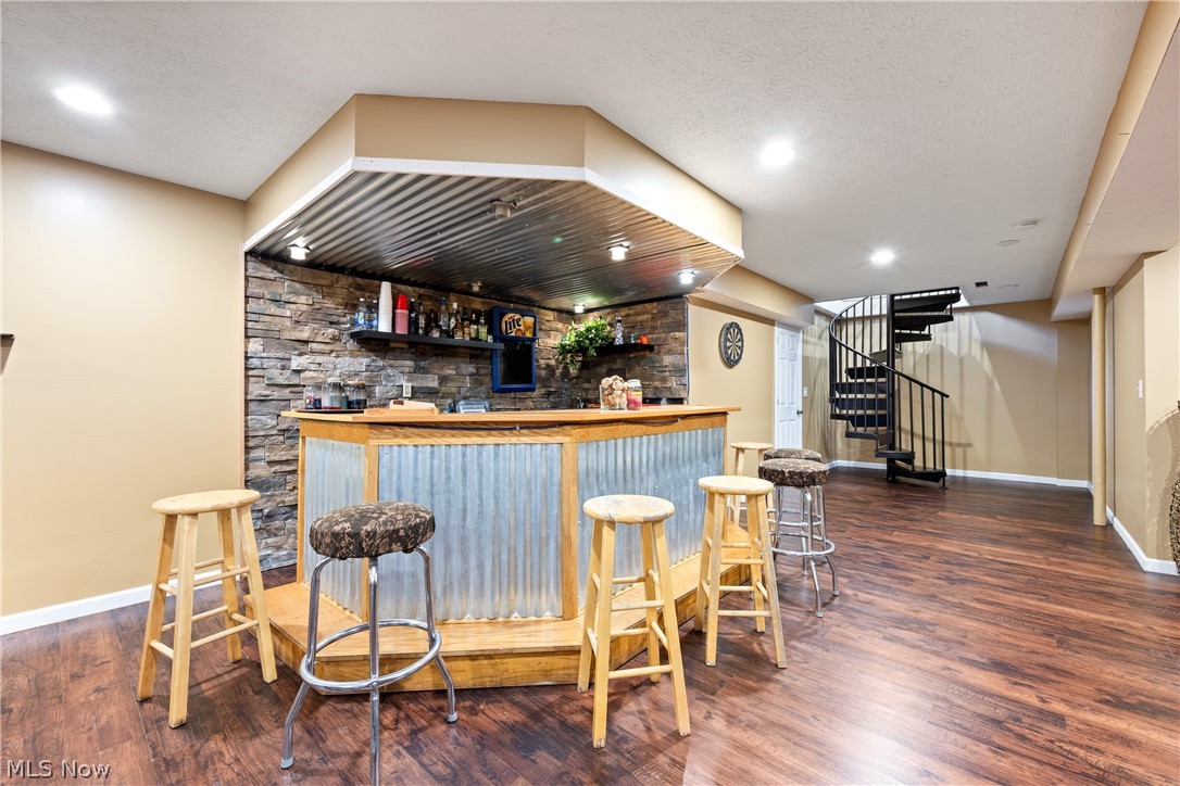 408 Center Road New Franklin OH 44319