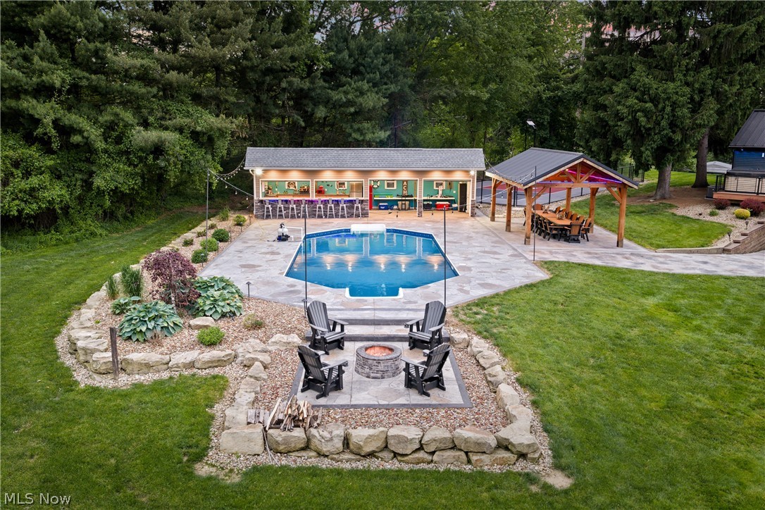 408 Center Road New Franklin OH 44319