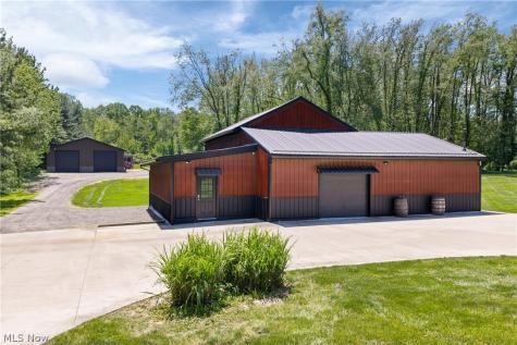 408 Center Road New Franklin OH 44319