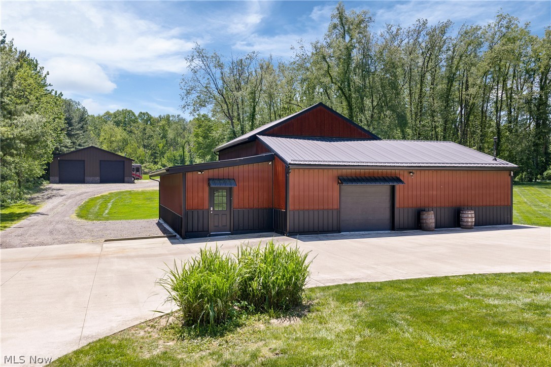 408 Center Road New Franklin OH 44319