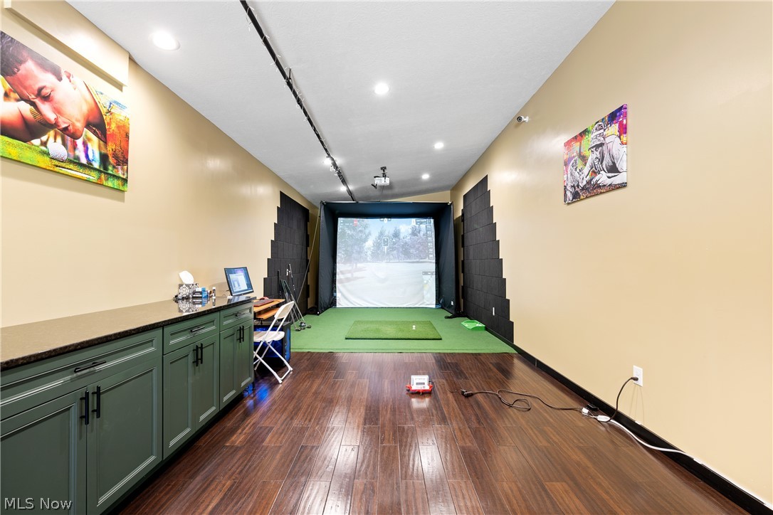 408 Center Road New Franklin OH 44319