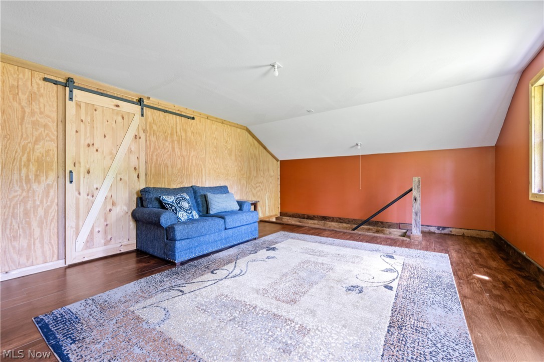 408 Center Road New Franklin OH 44319