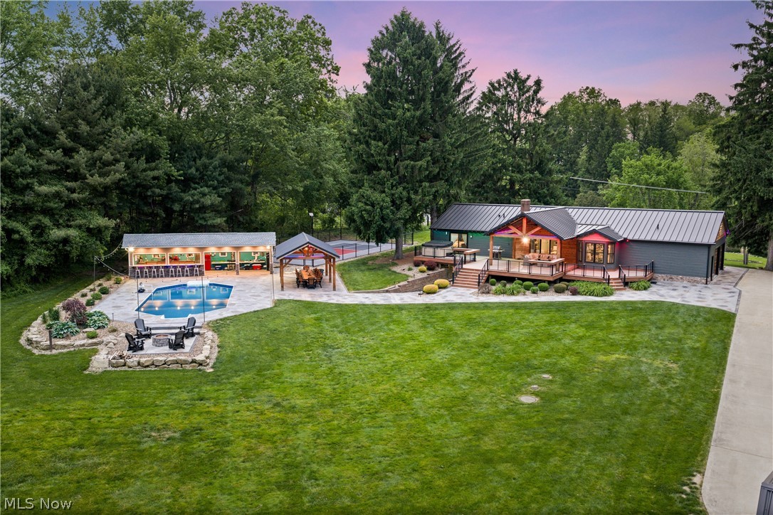 408 Center Road New Franklin OH 44319