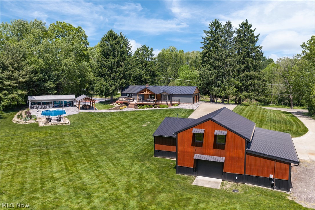 408 Center Road New Franklin OH 44319