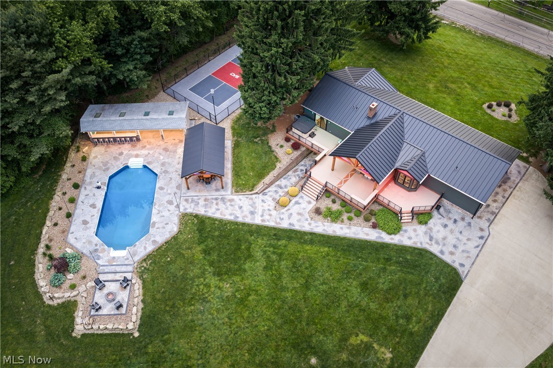 408 Center Road New Franklin OH 44319