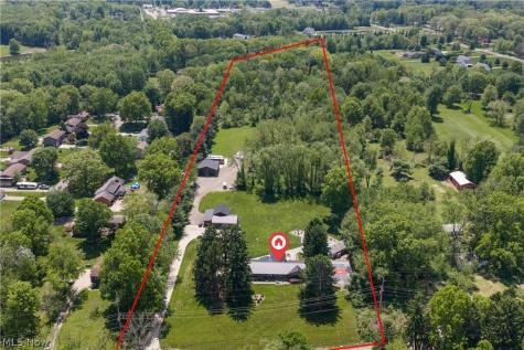 408 Center Road New Franklin OH 44319