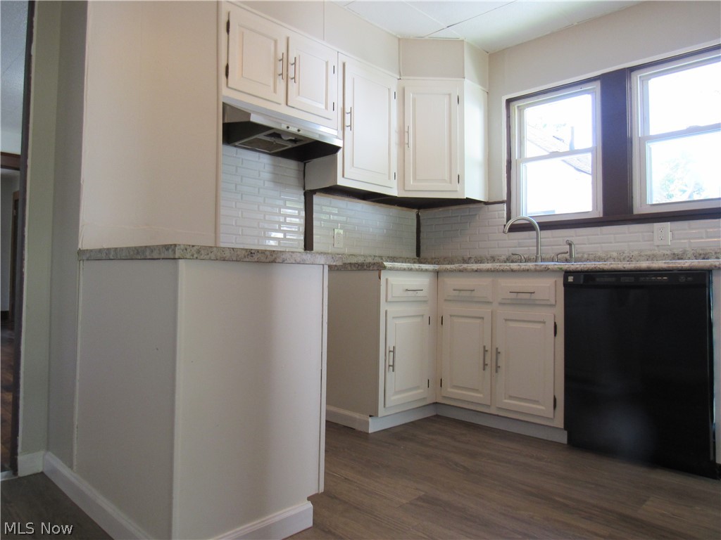 1056 Raymond Street NW Warren OH 44485
