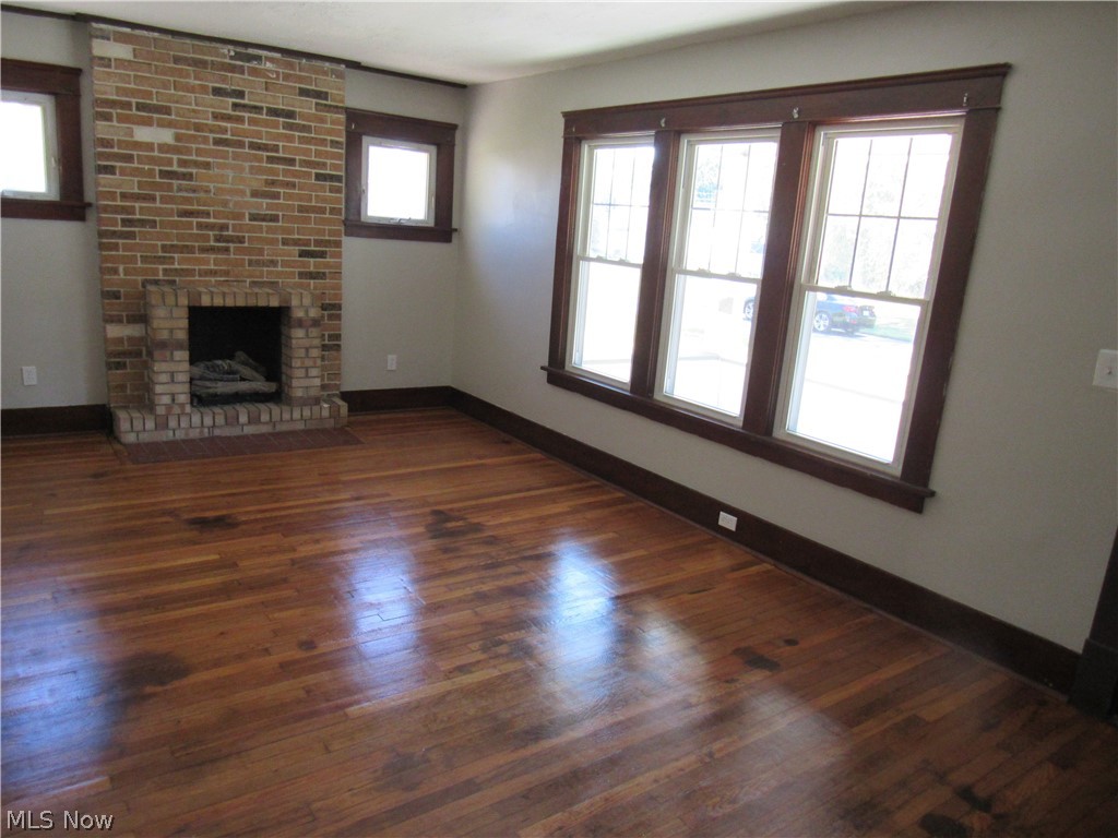 1056 Raymond Street NW Warren OH 44485
