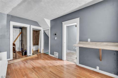 13709 Durkee Avenue Cleveland OH 44105