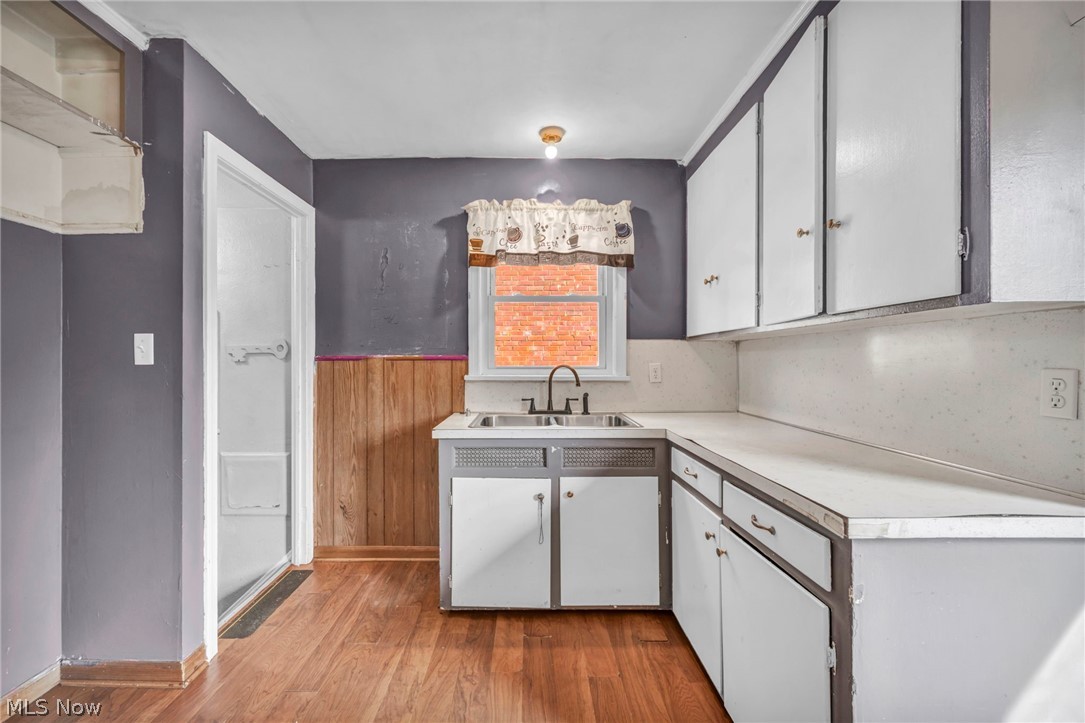 13305 Highlandview Avenue Cleveland OH 44135