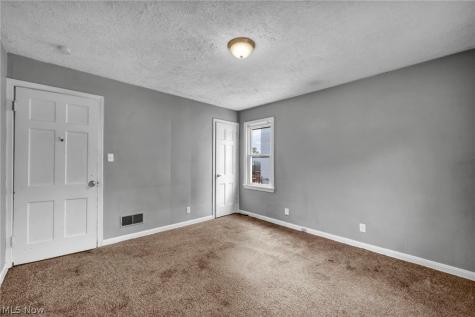 13305 Highlandview Avenue Cleveland OH 44135