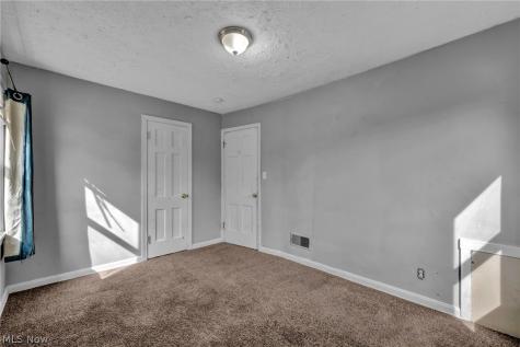 13305 Highlandview Avenue Cleveland OH 44135
