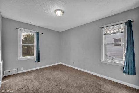 13305 Highlandview Avenue Cleveland OH 44135
