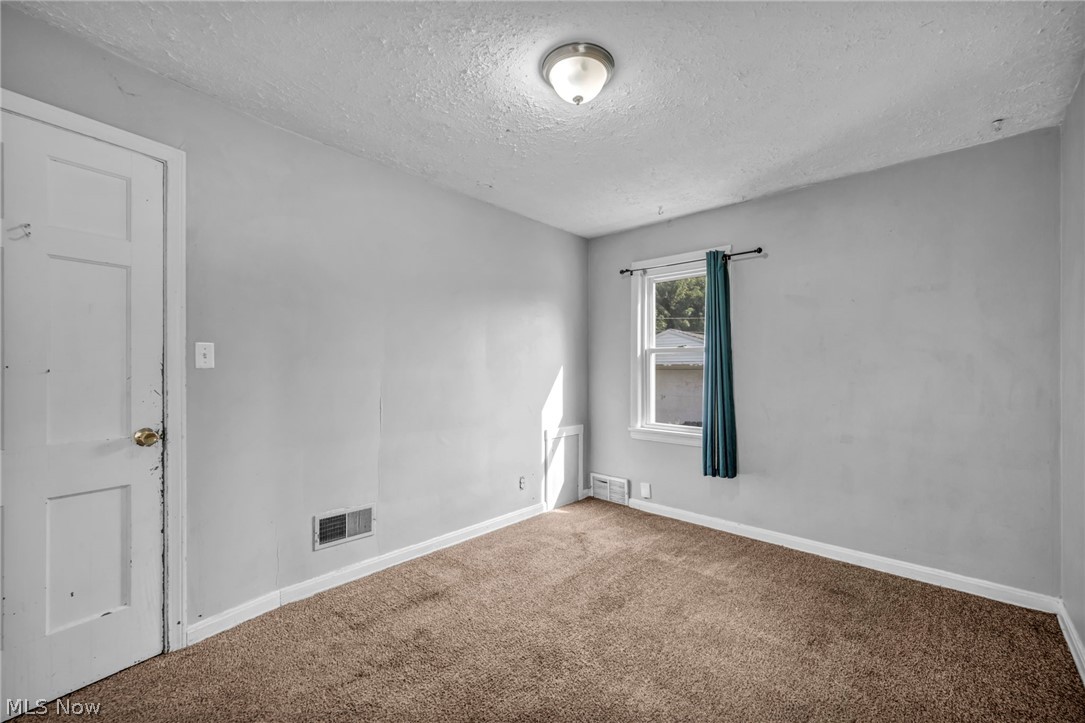 13305 Highlandview Avenue Cleveland OH 44135