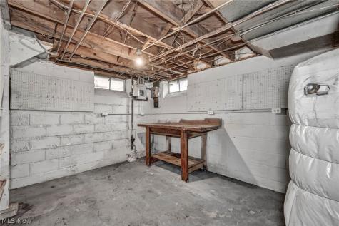 13305 Highlandview Avenue Cleveland OH 44135