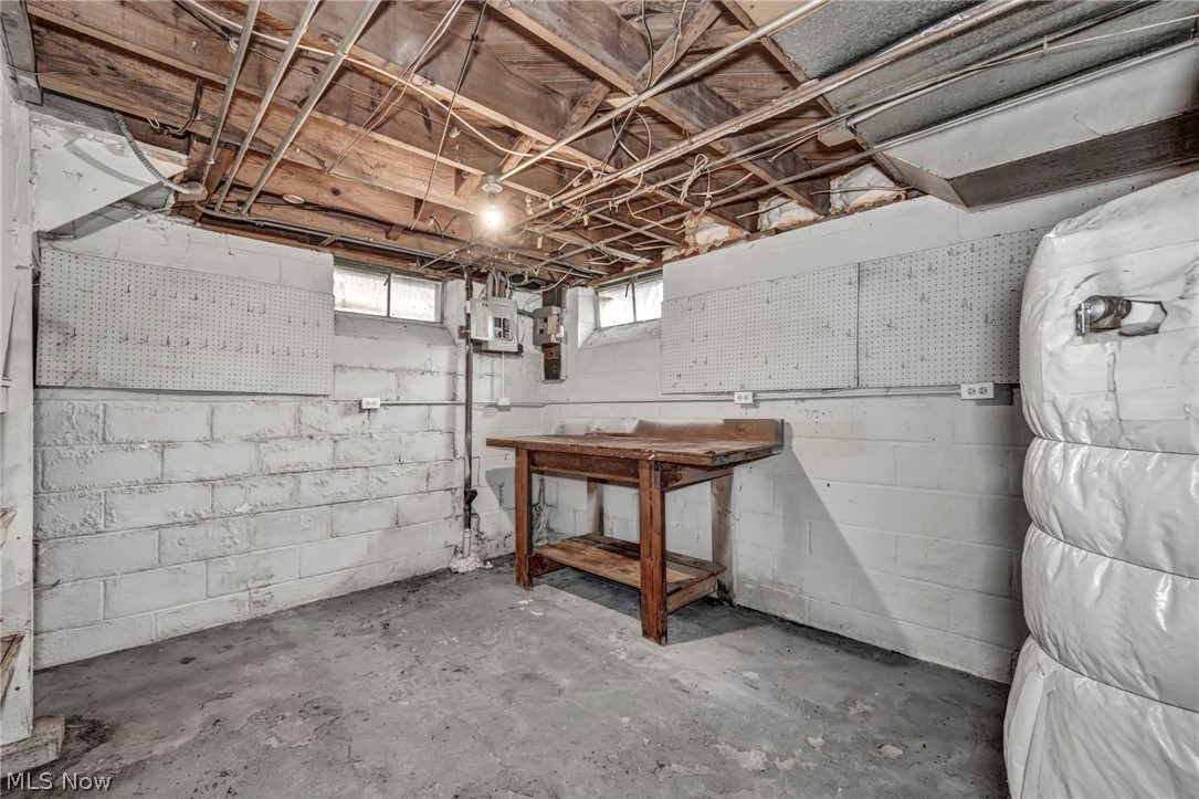 13305 Highlandview Avenue Cleveland OH 44135