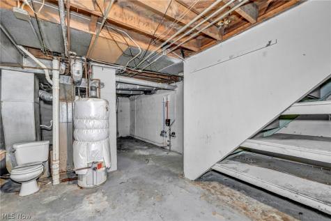 13305 Highlandview Avenue Cleveland OH 44135