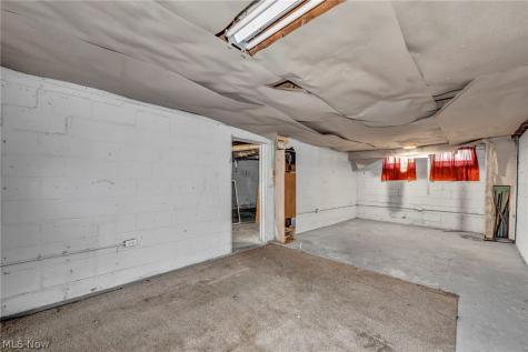 13305 Highlandview Avenue Cleveland OH 44135