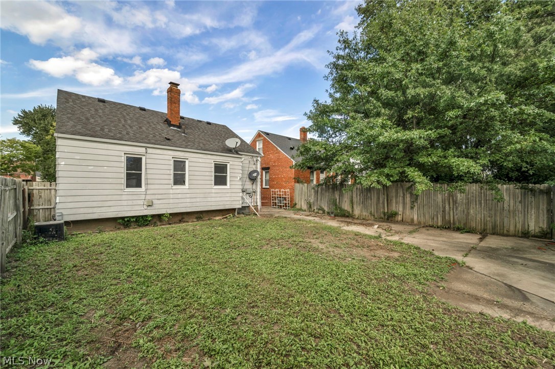 13305 Highlandview Avenue Cleveland OH 44135