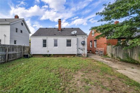 13305 Highlandview Avenue Cleveland OH 44135