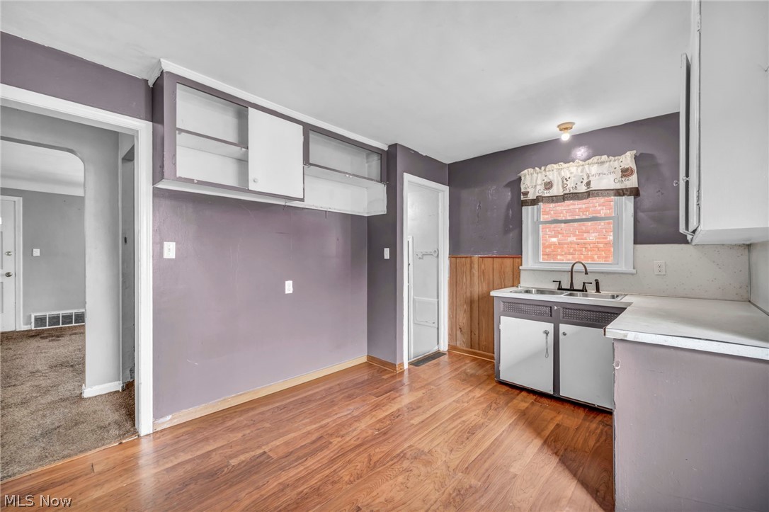 13305 Highlandview Avenue Cleveland OH 44135