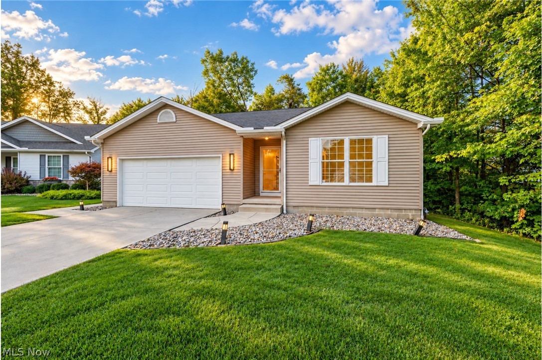 1393 Cross Cove Austintown OH 44515
