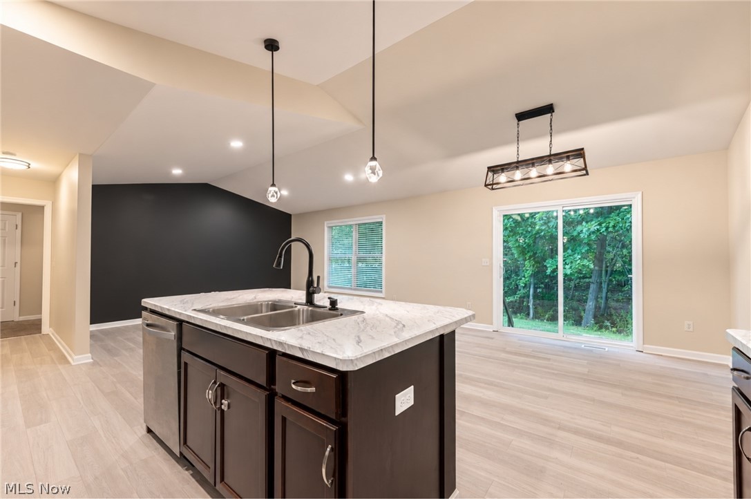 1393 Cross Cove Austintown OH 44515