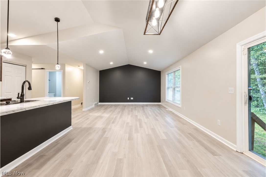 1393 Cross Cove Austintown OH 44515