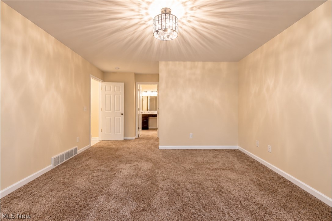 1393 Cross Cove Austintown OH 44515