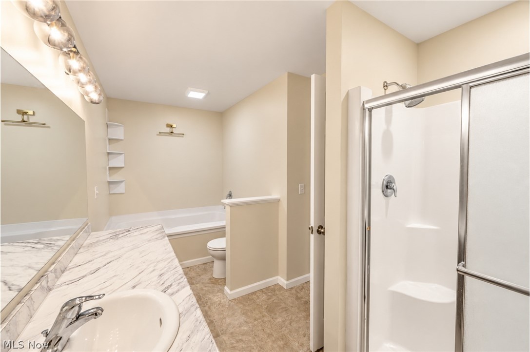 1393 Cross Cove Austintown OH 44515