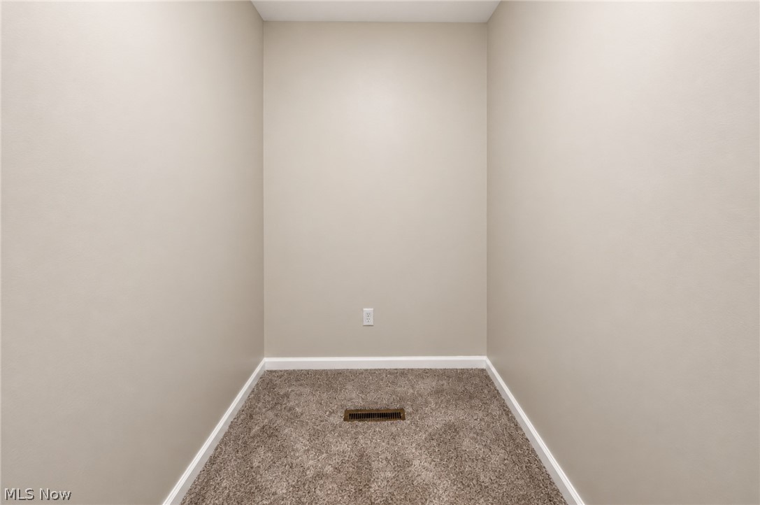 1393 Cross Cove Austintown OH 44515