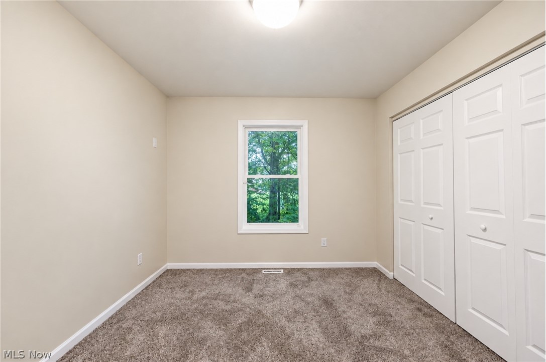 1393 Cross Cove Austintown OH 44515