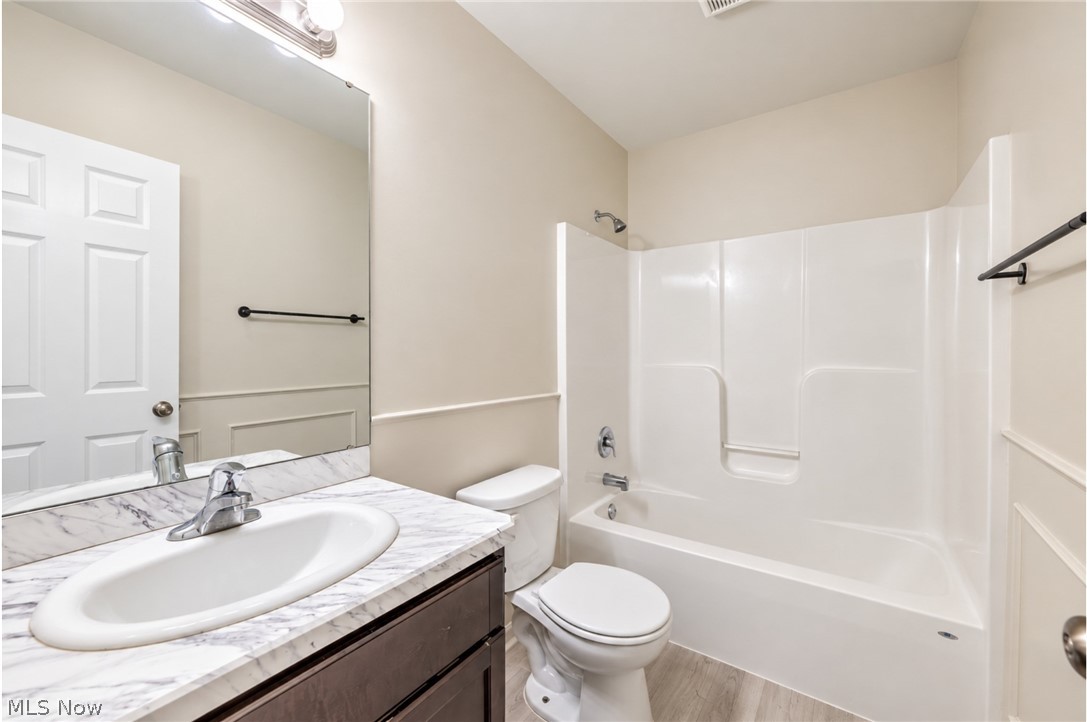 1393 Cross Cove Austintown OH 44515