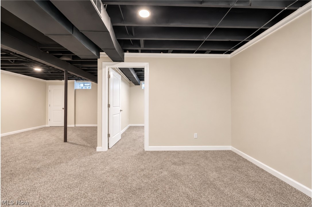 1393 Cross Cove Austintown OH 44515