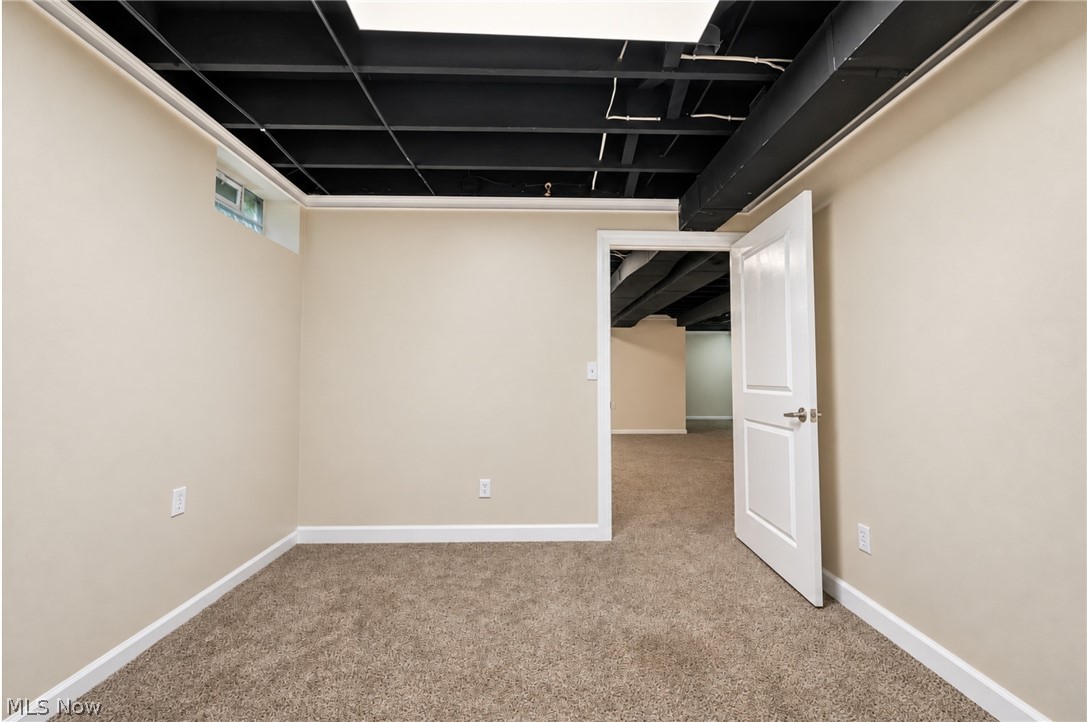 1393 Cross Cove Austintown OH 44515