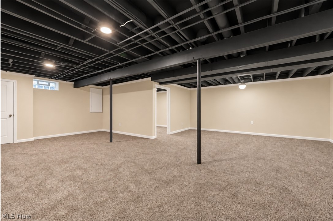 1393 Cross Cove Austintown OH 44515