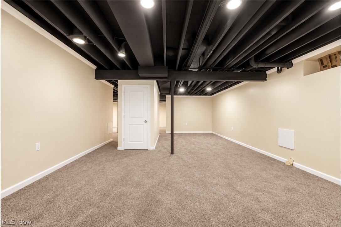 1393 Cross Cove Austintown OH 44515