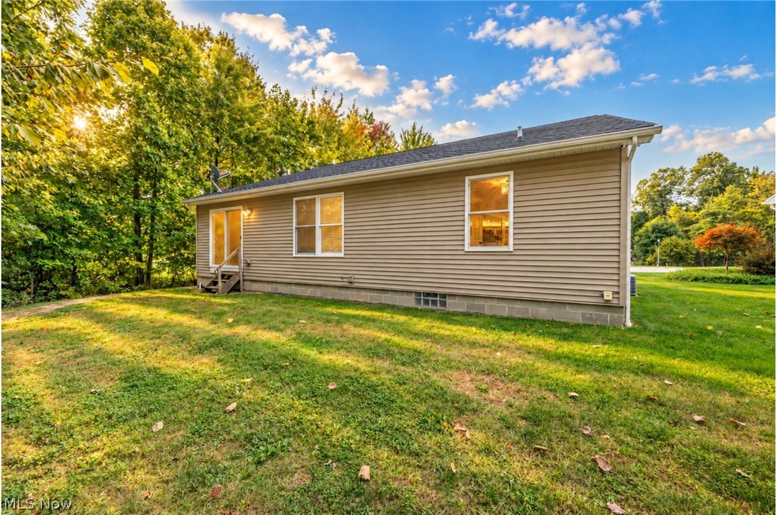 1393 Cross Cove Austintown OH 44515