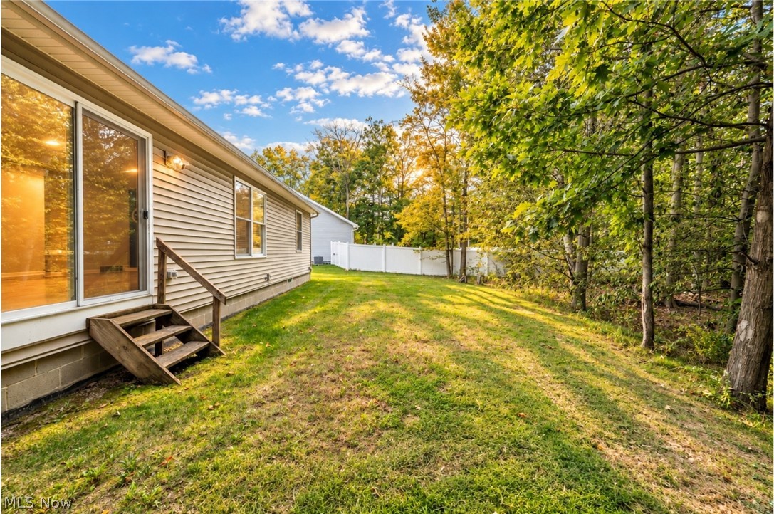 1393 Cross Cove Austintown OH 44515
