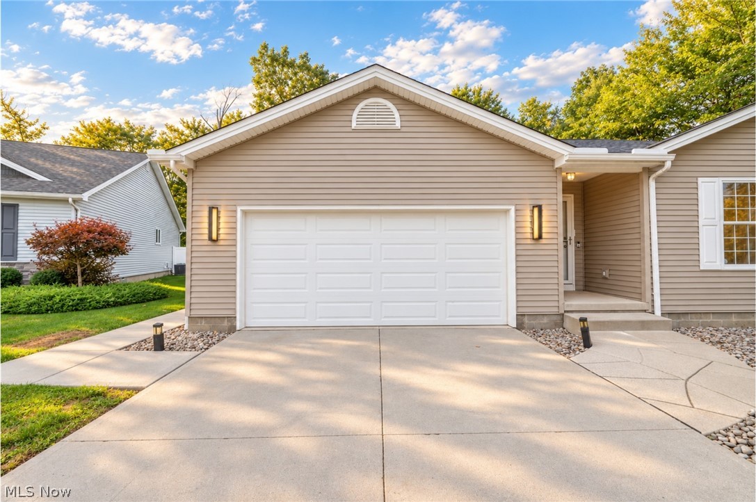 1393 Cross Cove Austintown OH 44515
