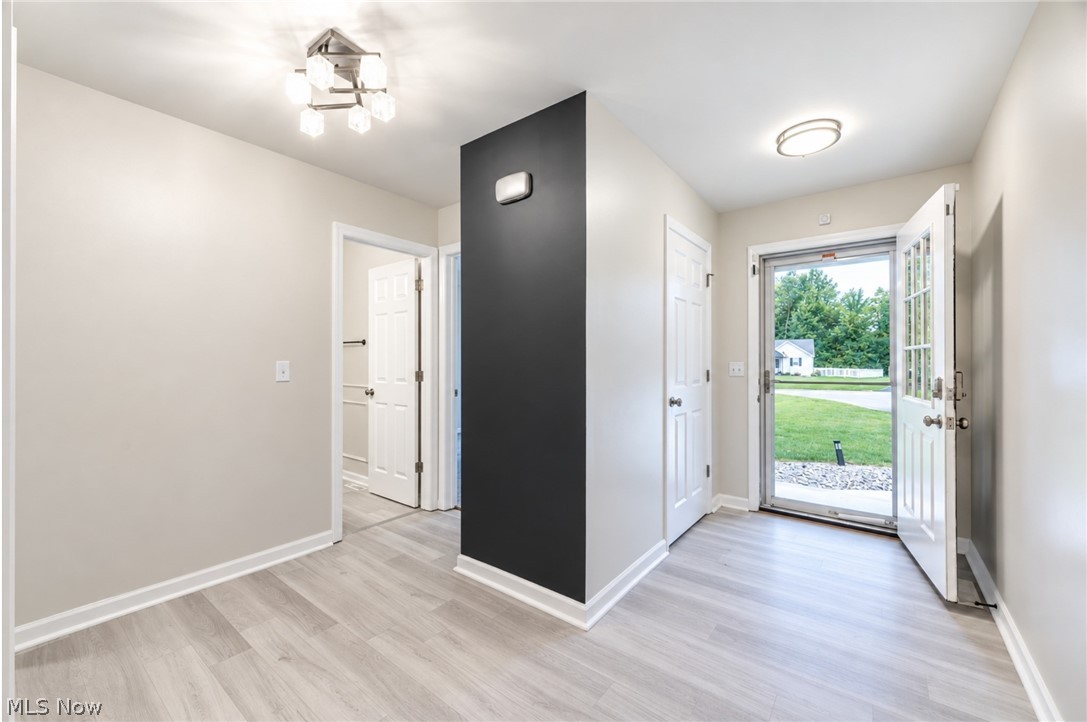 1393 Cross Cove Austintown OH 44515