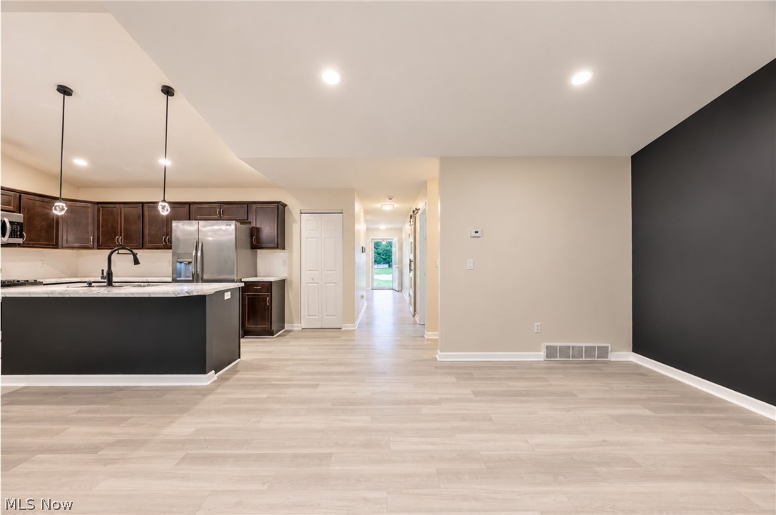 1393 Cross Cove Austintown OH 44515